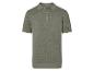 Polo en maille vert olive.