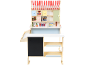 Magasin de jouets en bois avec auvent rayé rouge et blanc, étagères, tiroirs et divers aliments factices.