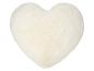Coussin en forme de cœur en fausse fourrure blanche
