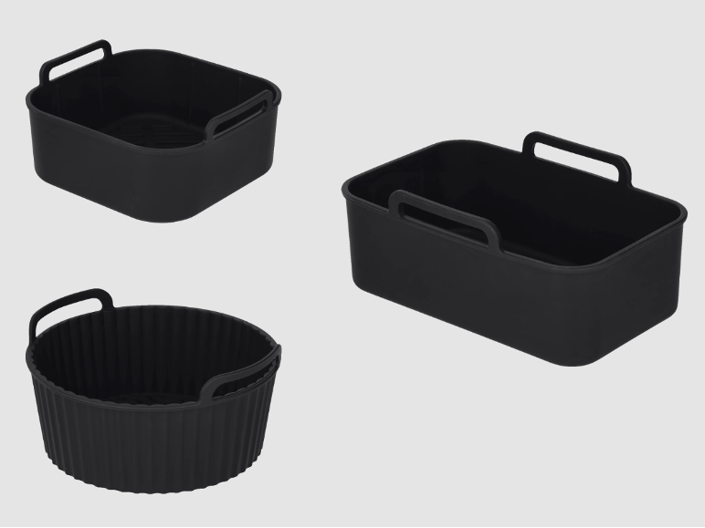 Moules en silicone pour friteuse sans huile SILVERCREST de différentes formes.