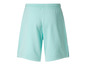 Shorts bleu clair avec des rayures bleues.