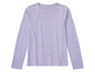 Un t-shirt à manches longues de couleur lilas clair.