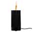 Diffuseur noir avec effet de flamme et boutons de commande, connecté par un câble.