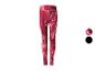 Legging de sport rouge avec motif marbré blanc et deux échantillons de couleur.