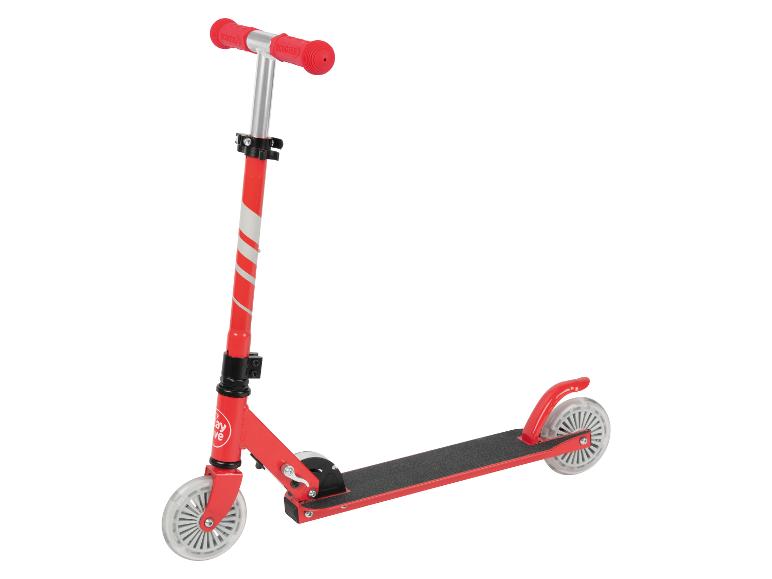 Trottinette rouge Playtive pour enfants, design sportif.