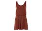 Combinaison short marron, style décontracté.