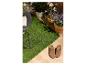 Gazon artificiel premium LIVARNO home sur un balcon avec des plantes et une table