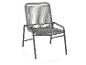 Chaise d'extérieur grise avec tressage en corde et cadre métallique, dimensions 74cm, 67cm, 53.5cm.