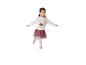Petite fille en sweat blanc 'Dancing Ballerina' et jupe tutu bordeaux, faisant une pose de ballet.