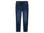 Un jean bleu avec une taille élastique.