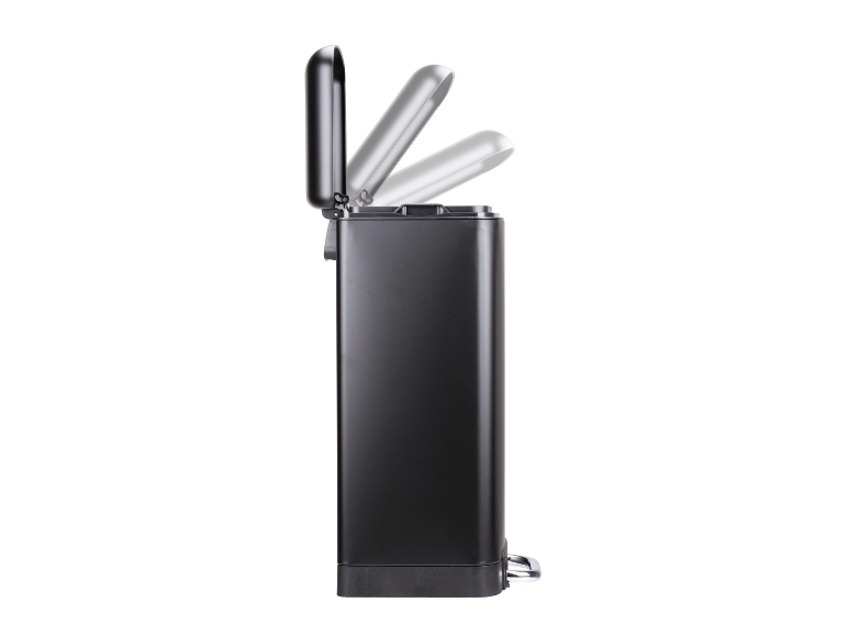 Une poubelle en métal noire avec un couvercle qui s'ouvre.