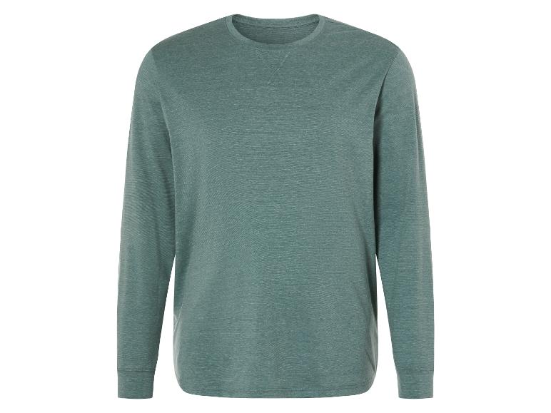 Un t-shirt vert à manches longues pour homme.