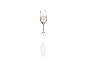 Une flûte de champagne sur un fond blanc.