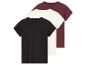 Trois t-shirts à manches courtes : noir, blanc cassé et bordeaux.