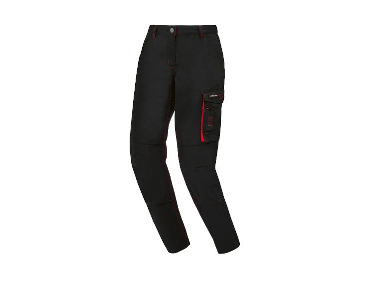 Pantalon de travail noir avec surpiqûres rouges et poches latérales.
