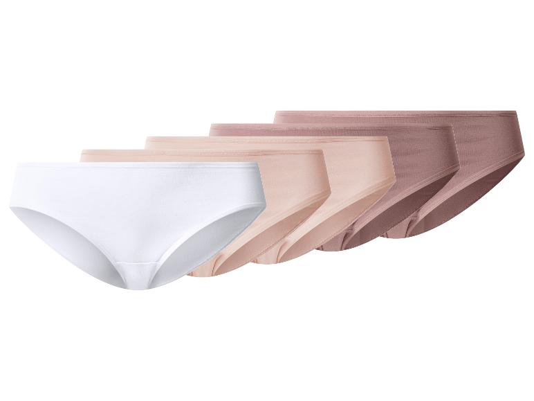 Cinq culottes pour femmes dans différentes nuances de nude et blanc