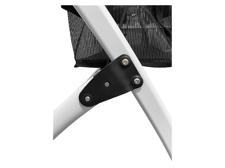 Détail d'un chariot pliable avec panier en filet noir.