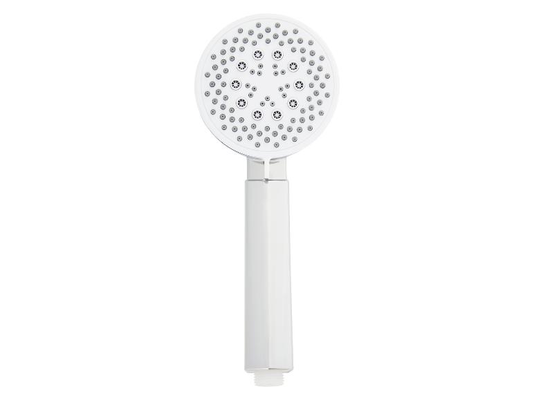 Une pomme de douche blanche avec une poignée chromée.