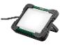 Projecteur de travail LED carré vert et noir avec câble et support.
