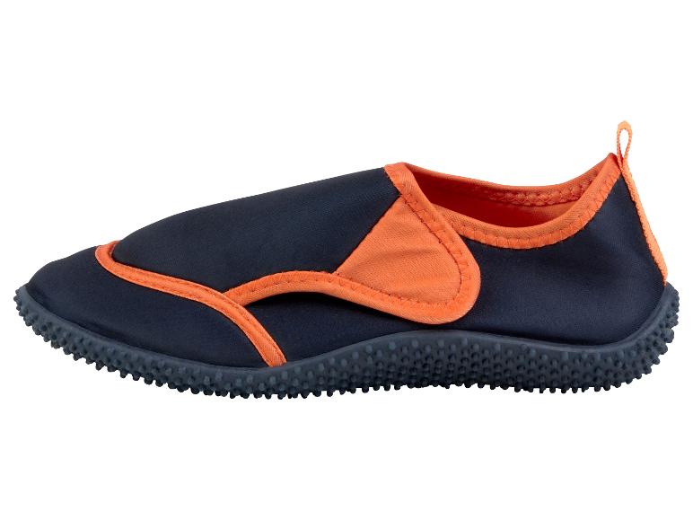 Chaussures d'eau bleu marine et orange.