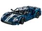 Voiture de sport Ford GT bleue, construite en briques, avec des rayures blanches.