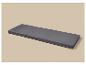 Matelas gris pliable à trois segments sur fond beige clair.