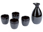 Ensemble à saké avec carafe noire et quatre verres à motifs ondulés