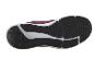 Semelle de chaussures de sport bordeaux.