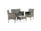 Ensemble de mobilier de jardin en rotin gris avec un canapé deux places, deux fauteuils et une table basse en verre.