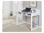 Bureau blanc pour ordinateur avec étagère pour accessoires.