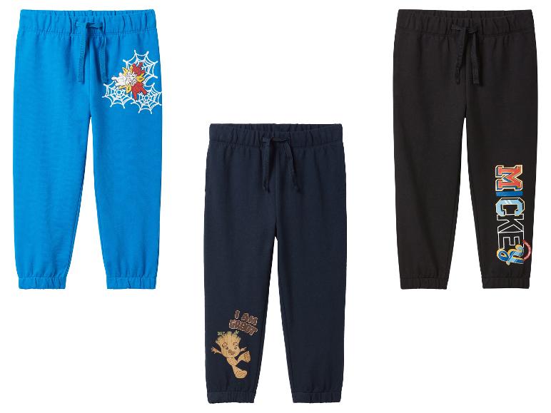 Trois joggings pour enfant : Spider-Man, Groot et Mickey.