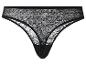 String noir avec dentelle florale.