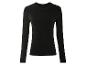 Un pull noir en tricot à manches longues.