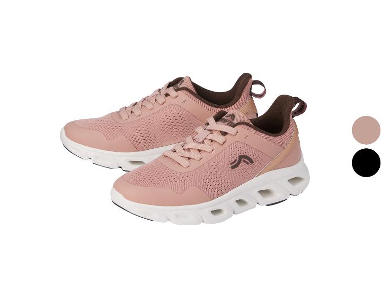 Chaussures de course On Cloud X roses, semelles blanches.