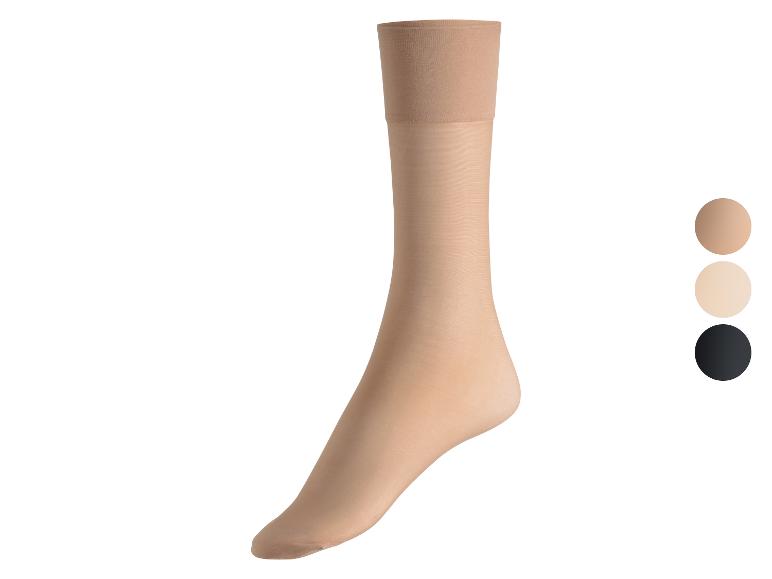 Chaussettes en nylon beiges avec trois échantillons de couleur : beige, beige clair et noir.