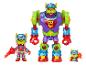 Trois robots jouets brillants de différentes tailles.