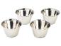 Quatre bols en argent pour servir des sauces ou des desserts.