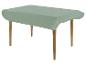 Nappe verte sur une table en bois.