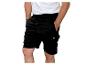 Short noir pour homme avec cordon de serrage et poches cargo, porté avec un t-shirt blanc.
