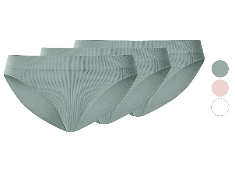 Trois culottes femme côtelées vert-gris, avec échantillons de couleurs.