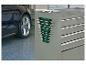 Jeu de clés Parkside et coffret à outils dans un garage.