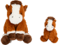 Deux peluches de chevaux marrons de tailles différentes