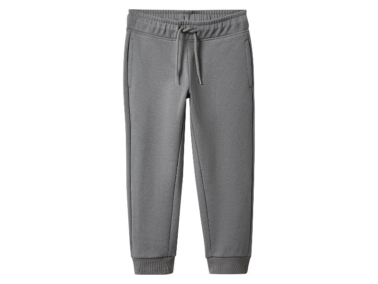 Pantalon de jogging gris pour enfant.