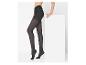 Femme portant des collants noirs avec culotte renforcée et jambes transparentes