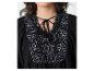 Chemise noire à broderies, détail noué.