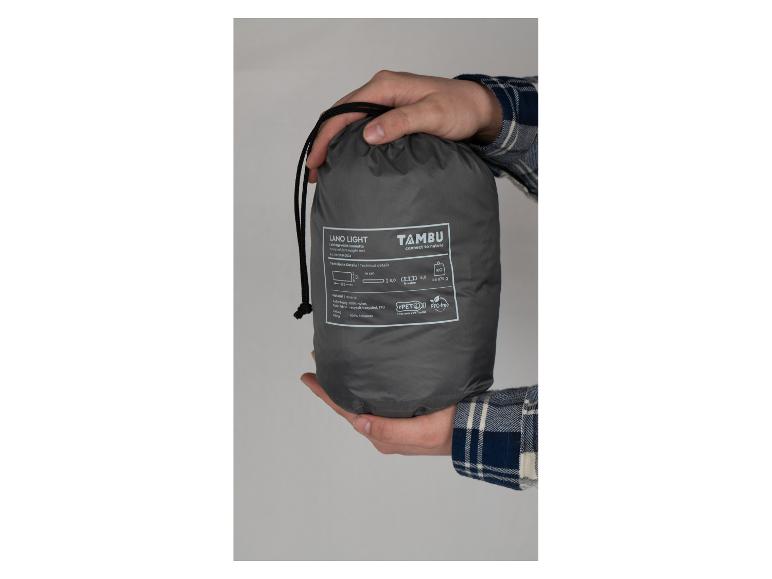 Tapis de sol léger et isolant Tambu Lano Light dans sa housse.