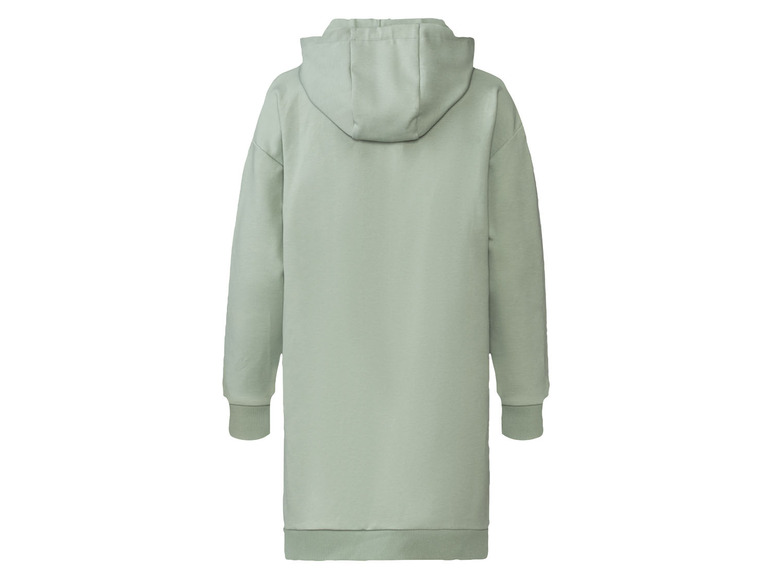 Une robe sweat-shirt à capuche vert clair.