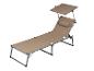 Chaise longue beige avec dossier réglable et pare-soleil.