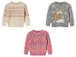 Pulls pour enfants : beige à motif géométrique, gris avec un renard et rose dégradé.