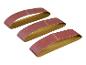 Trois bandes abrasives pour une ponceuse.